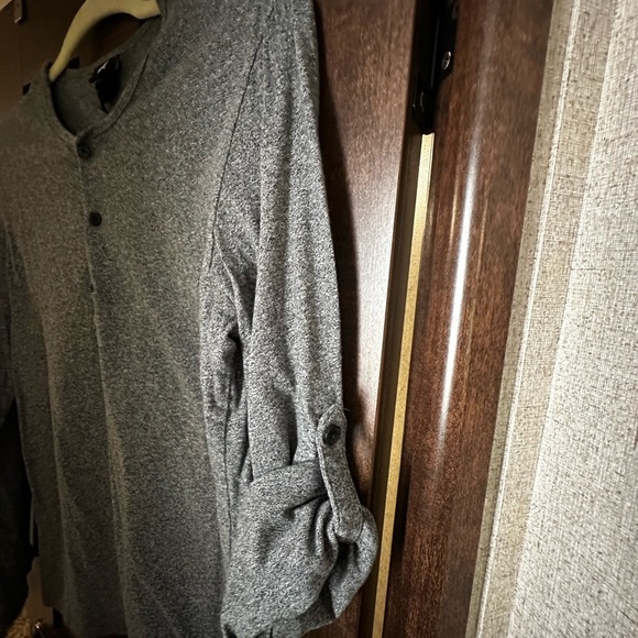 H&M Long Sleeve Gray Henley Shirt size M - Picture 4 of 7